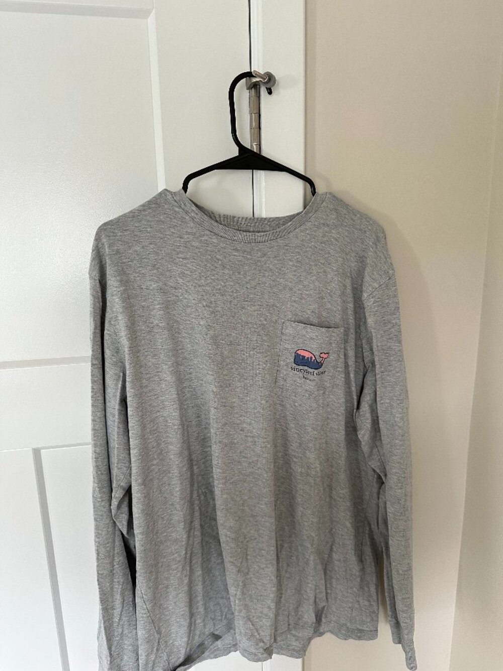 Vineyard Vines Whale Logo Graphic Mens L Blue Pink Long Sleeve Pocket T-Shirt